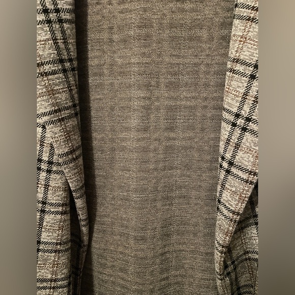 Plaid Cardigan Shacket - Picture 4 of 8